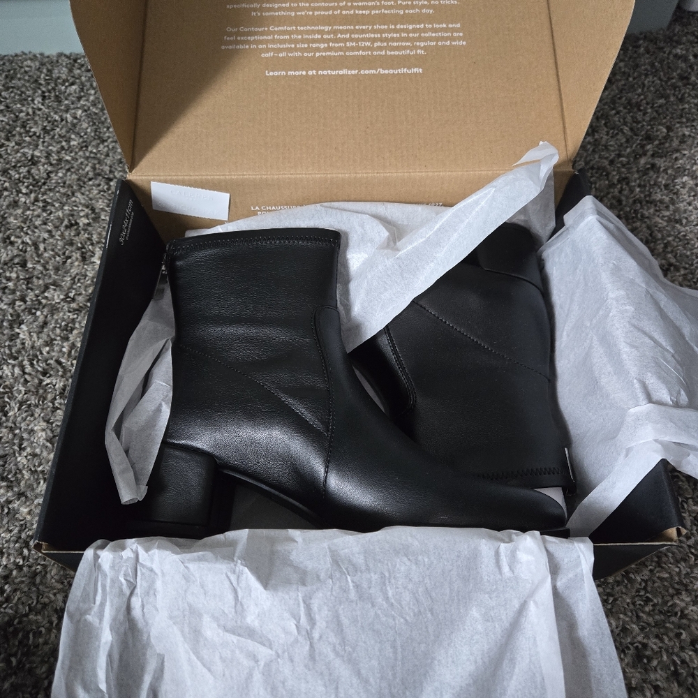 NEW Naturalizer Boots